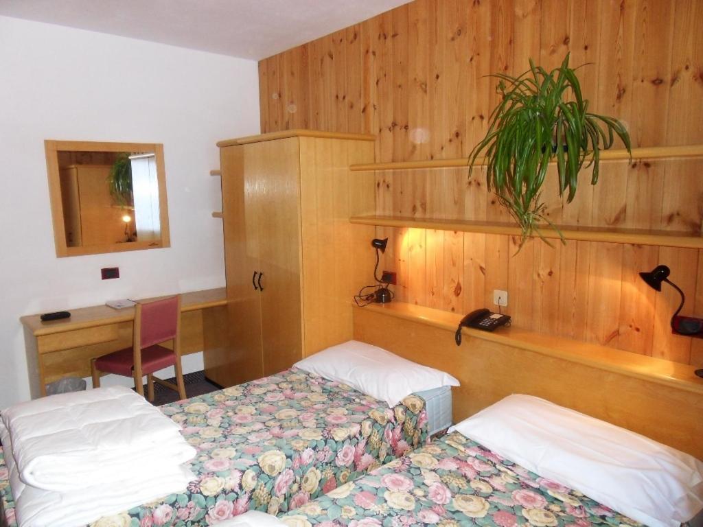 Hotel Santa Caterina Santa Caterina Valfurva Værelse billede