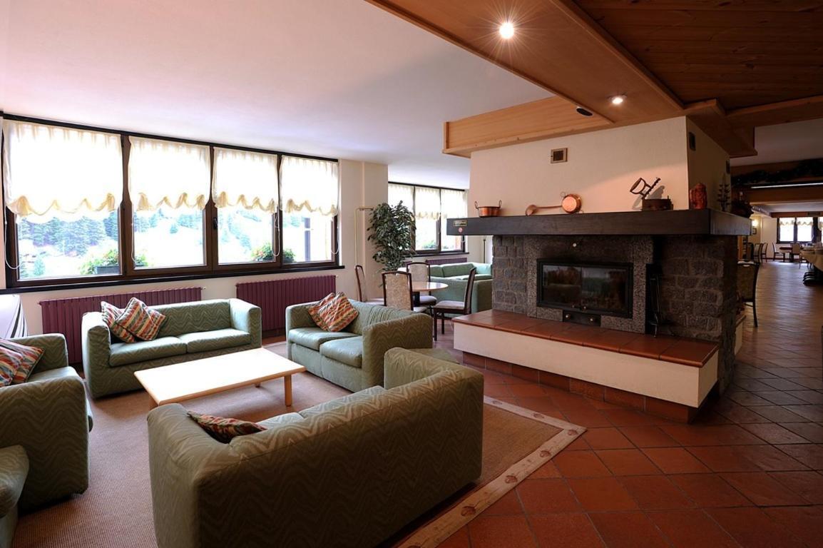 Hotel Santa Caterina Santa Caterina Valfurva Eksteriør billede